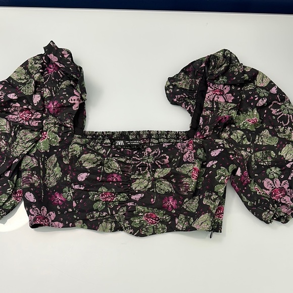 Zara Tops - NWT Zara Crop Top